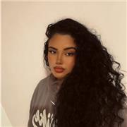 Profesora de primaria y danza para todas las edades .